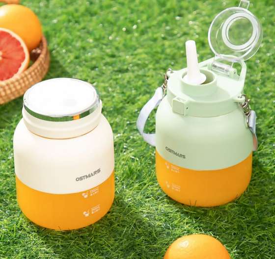 0356-may-xay-sinh-to-mini-ostmars-cam-tay-da-nang-,-co-day-deo,-nap,-ong-hut-(-binh-nuoc-800ml-)